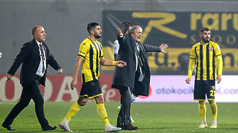 Футболен шеф извади отбора си от терена в Турция