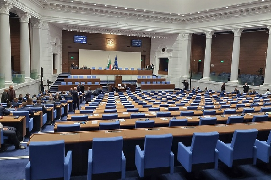 ГЕРБ, ПП-ДБ и ДПС провалиха кворума в парламента