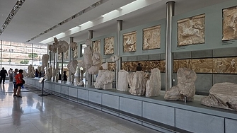 Отменената среща на британския премиер Риши Сунак с гръцкия му