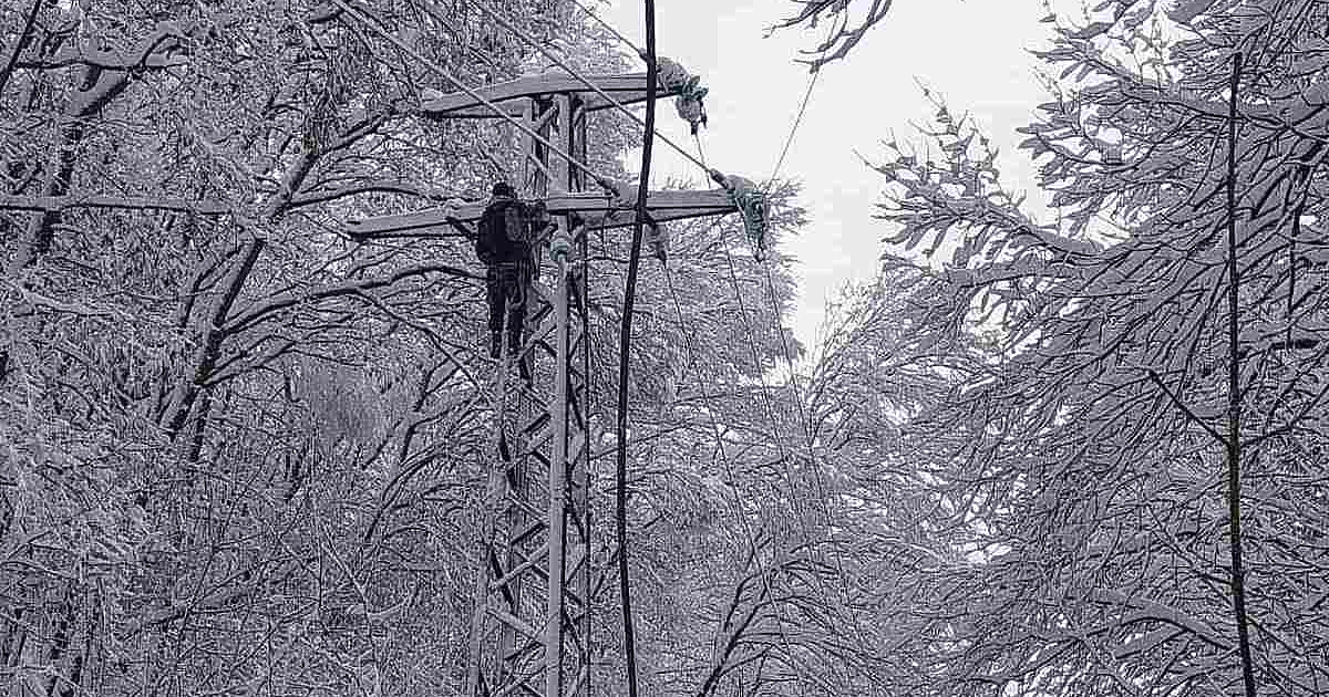 Продължителният дъжд и мокър сняг в условията на спадащи температури