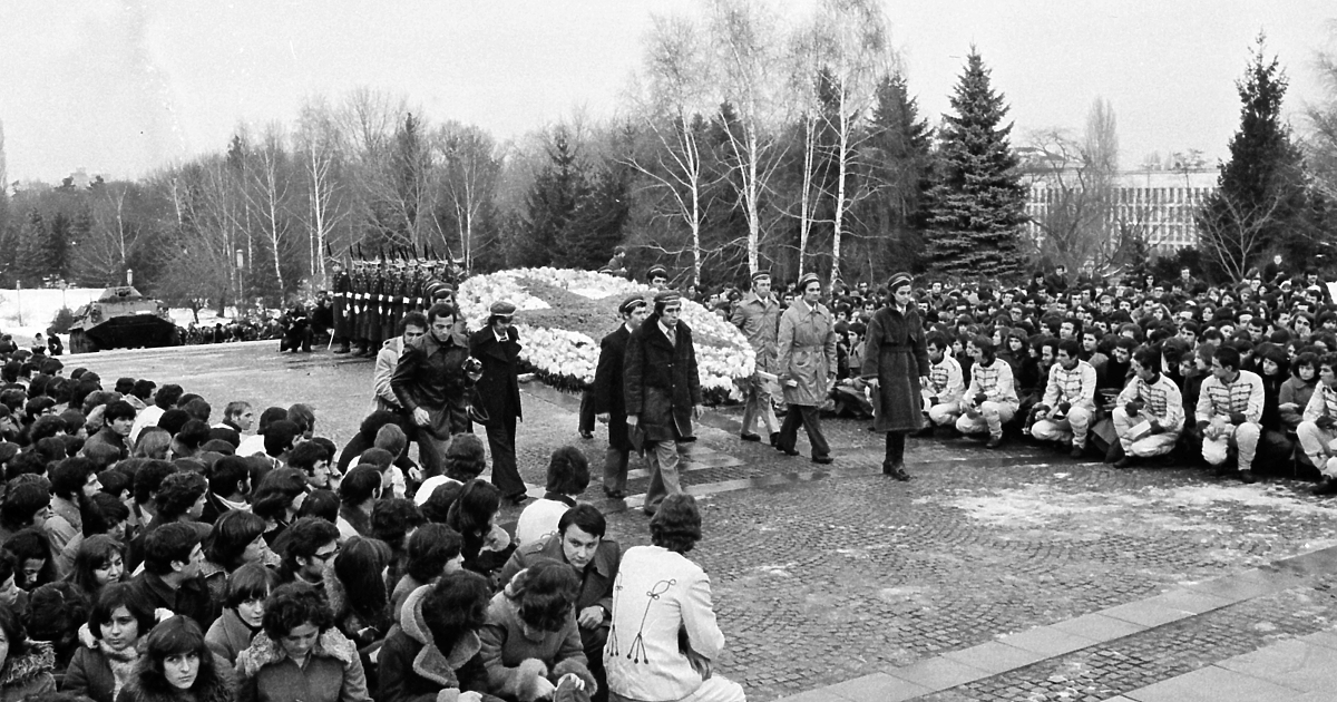 Как е отбелязван Студентският празник - 8 декември по комунистическо време?