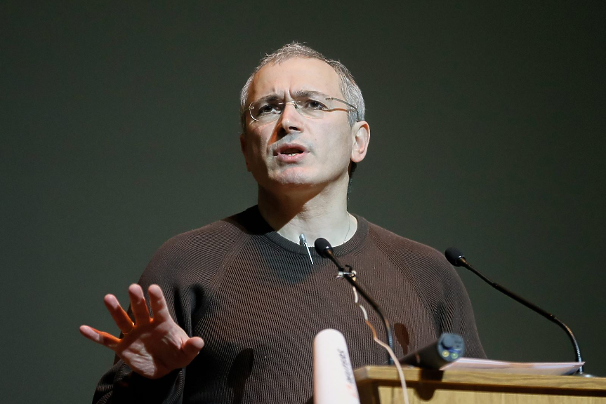 Русия включи Ходорковски в списъка с издирвани лица заради коментари за войната