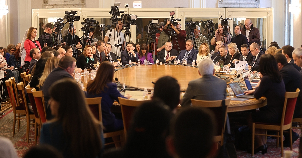 При огромен интерес от страна на депутати, медии и неправителствения