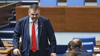 Отговорът на въпроса кой контролира медиите в България е тясно