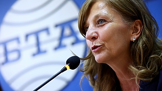 Двама души са задържани за опит за финансова измама чрез разбиване