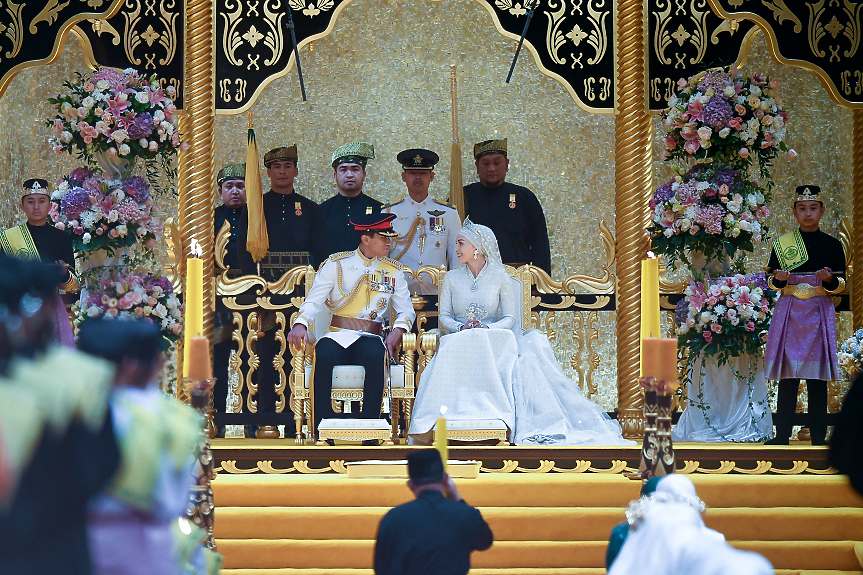Бруней: лукс, петрол, шериат и 10-дневни кралски сватби (СНИМКИ)
