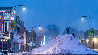 Южните части на САЩ бяха връхлетени във вторник от бури