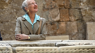 Принцеса Маргрете Александрин Торхилдур Ингрид се възкачва на престола на