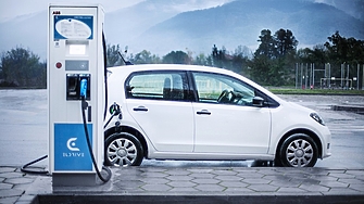 Над фона на истински скок от 2 милиона електромобила  продадени на