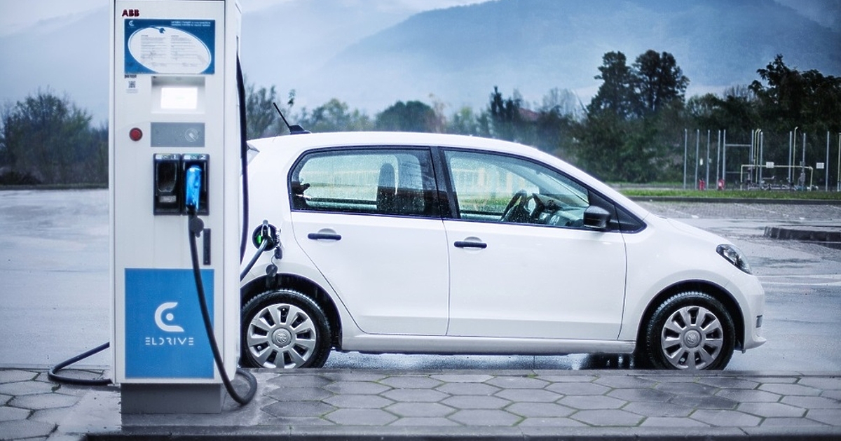 Над фона на истински скок от 2 милиона електромобила, продадени на