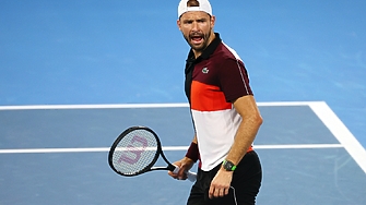 Григор Димитров триумфира с титлата на турнира от ATP 250