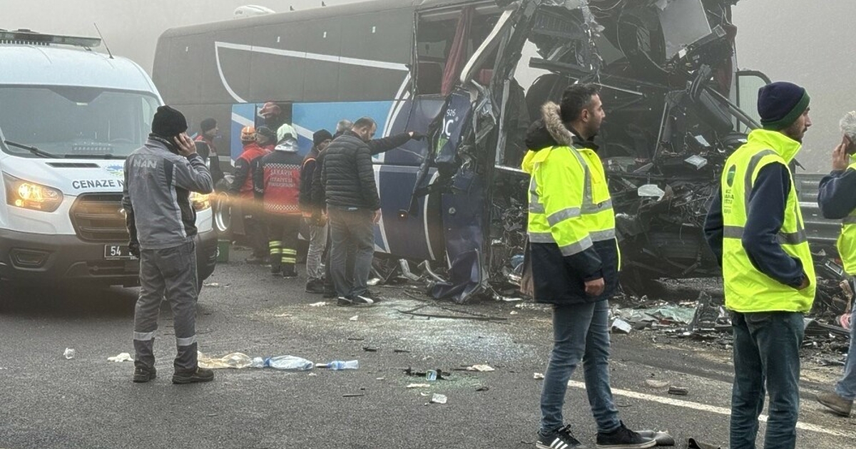 Десет души загинаха, а над 50 са ранени тази сутрин