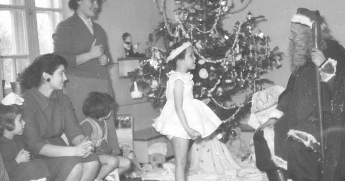 Как изглеждаха Коледа и Нова година преди 10 ноември 1989 г.