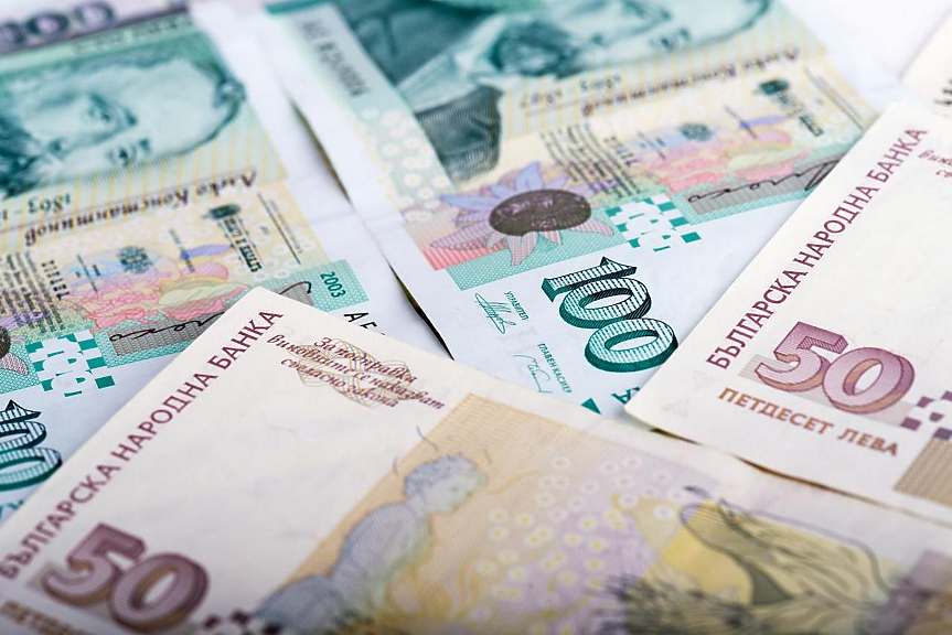 Финансовият профил на българина: не инвестира и не спестява, разчита на заплата или пенсия