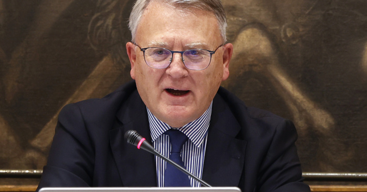 Люксембургският еврокомисар Никола Шмит е кандидатът на Партията на европейските