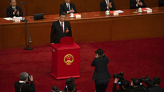В Китай арестуваха бившия председател на държавна банка по подозрения