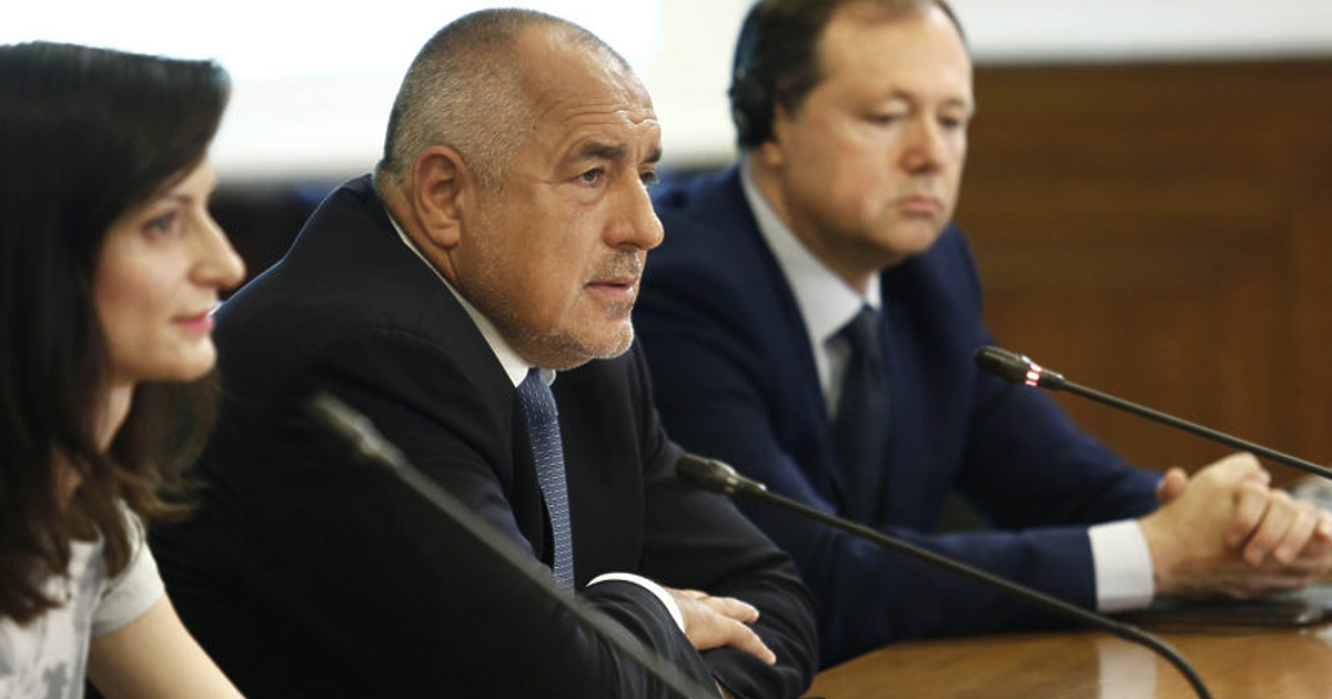 Бойко Борисов прежали Мария Габриел, но не и Министерство на