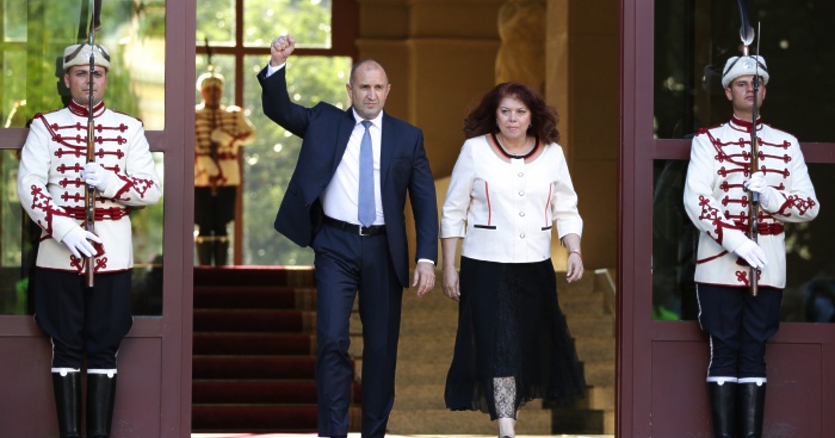 През 2020 година президентът Румен Радев излезе с лозунга “Мутри,