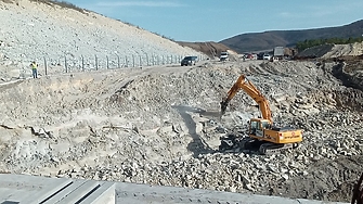 Дали фирмите изпълняващи обществени поръчки и получили индексации заради оскъпяване на