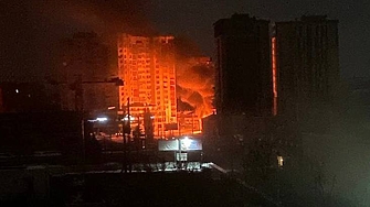 Анна Гин е журналистка и писателка живее в украинския град Харкив