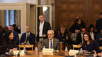 Конституционният съд да обяви за противоконституционен избора на Десислава Атанасова и