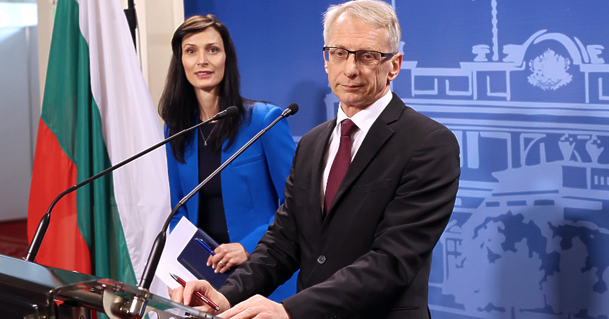 Министър-председателят Николай Денков и вицепремиерът и министър на външните работи