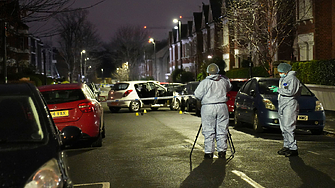 Още издирват нападател, залял жена и две деца с разяждащо вещество в Лондон