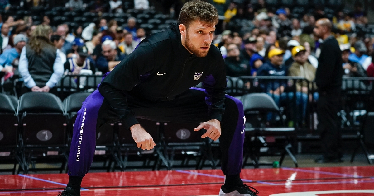 Александър Везенков ще бъде извън игра между 7 и 14