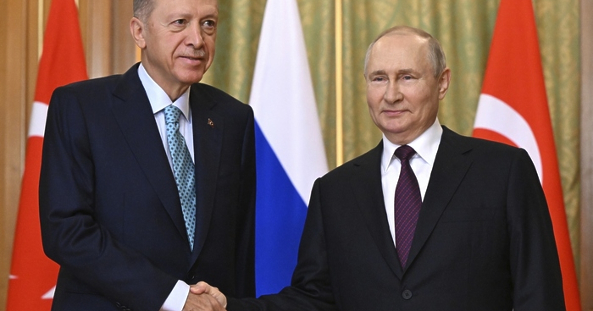 Срещу руския президент Владимир Путин има заповед за задържане от