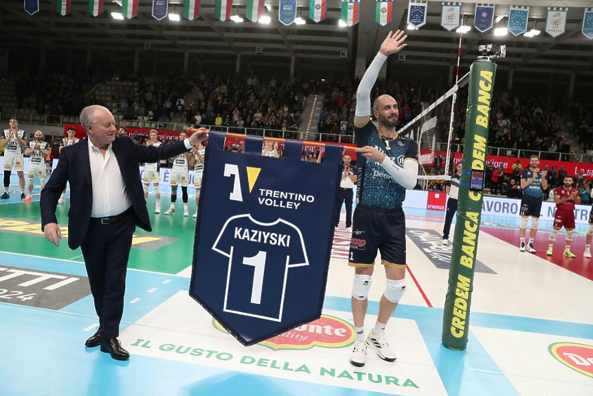 Италиански клуб извади от употреба номера на Матей Казийски