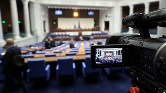 Парламентът създаде временна комисия която да разследва всички факти около убийството