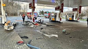 Българин умишлено се вряза с автомобила си в бензиностанция на магистрала в