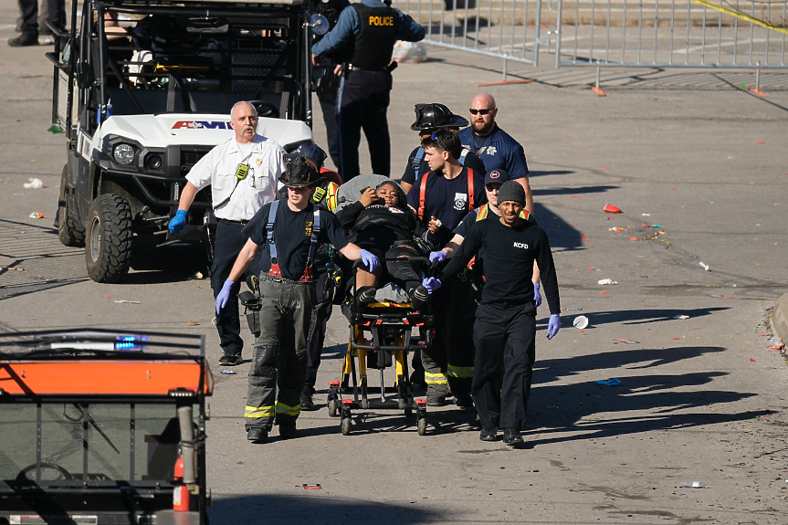 Стрелба на шампионския парад в Канзас: поне един убит, над 20 ранени