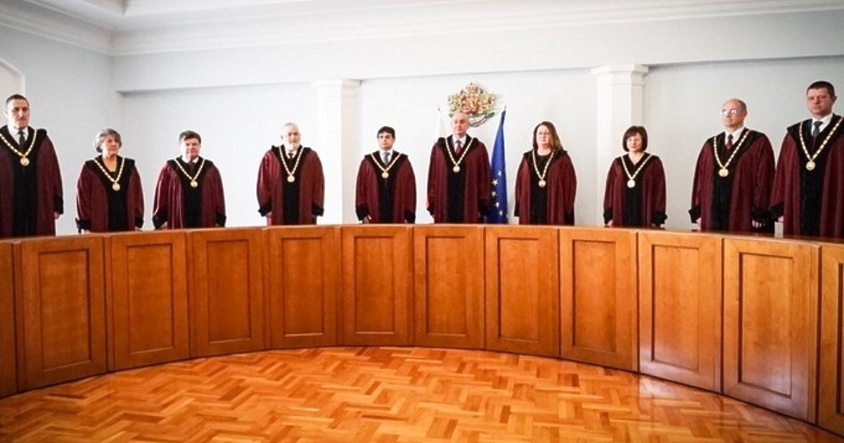 Бившият конституционен съдия - кадърът на ГЕРБ и бивш депутат