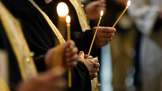 Православните християни отбелязват Месопустната задушница Тя е първата за годината