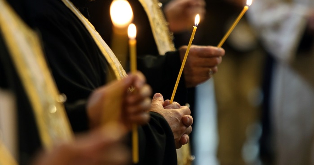 Православните християни отбелязват Месопустната задушница. Тя е първата за годината,