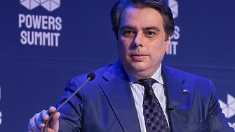 Премиерът Николай Денков в последните дни на премиерстването си е