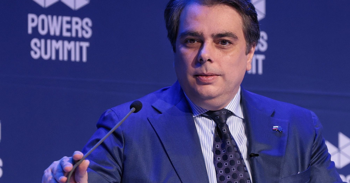 Премиерът Николай Денков в последните дни на премиерстването си е