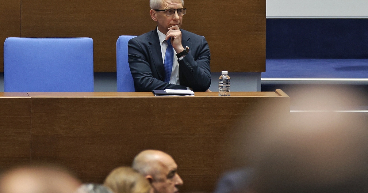 На 5 март, не на 6-и, както бе по план,