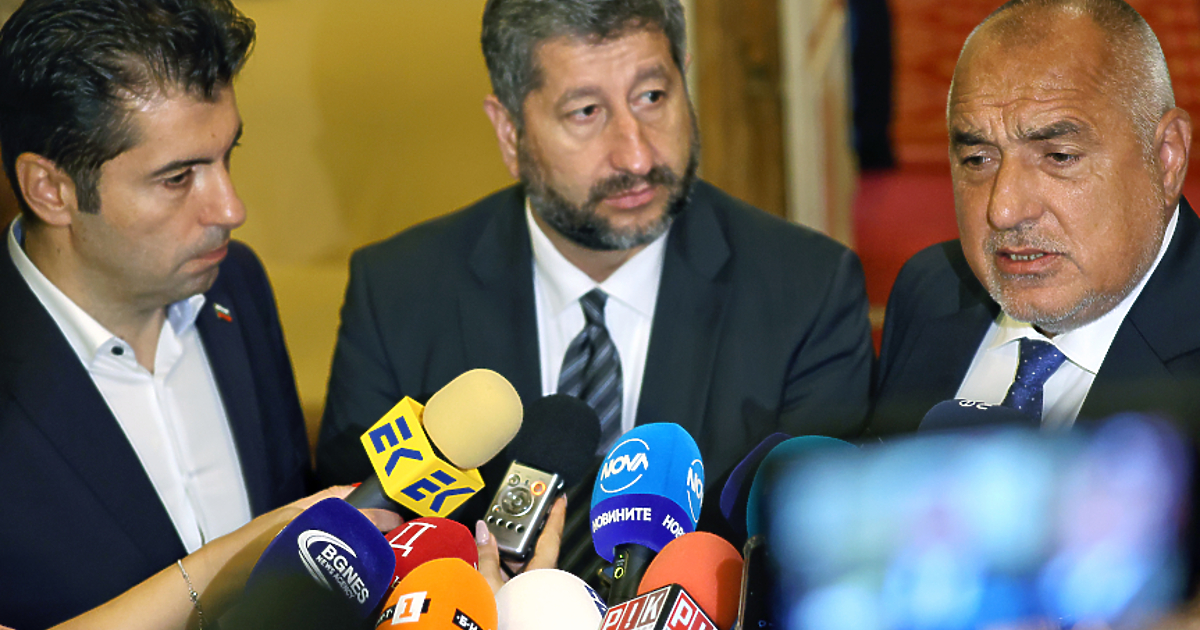 Словесната престрелка между Христо Иванов и Делян Пеевски продължи и