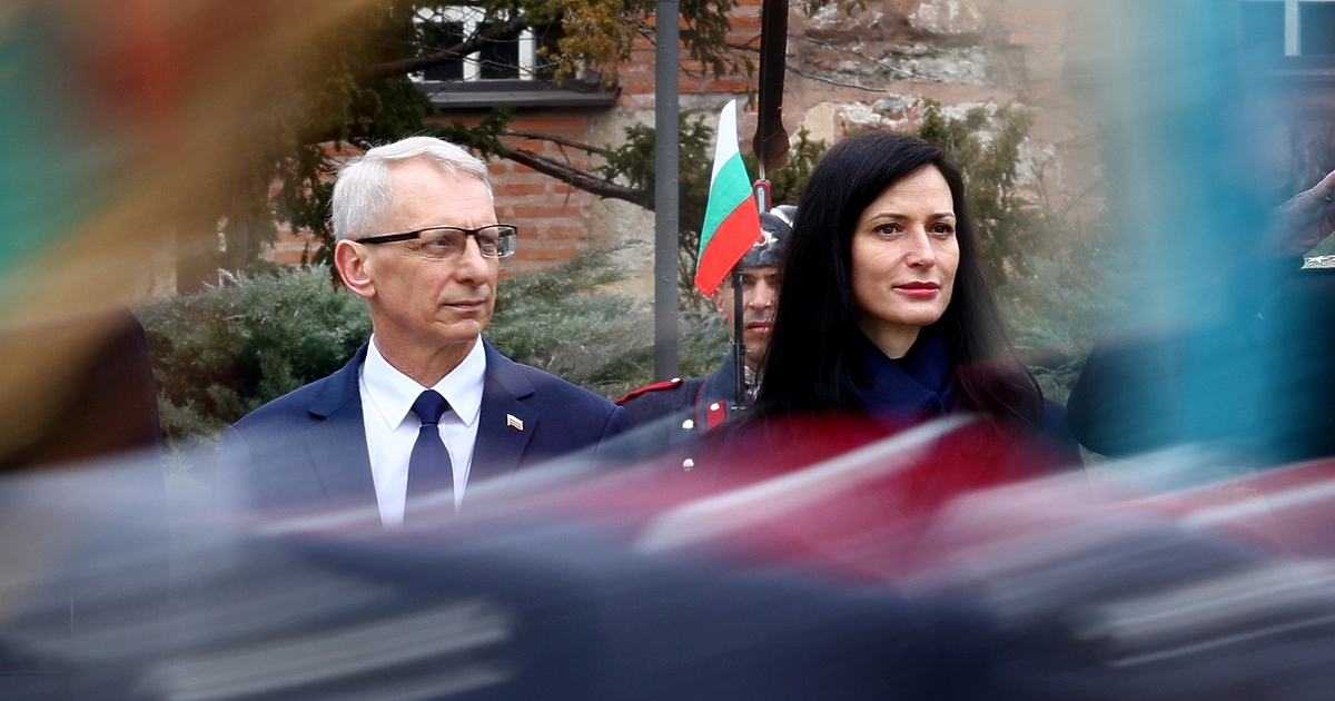 Както беше обещал, ротационният премиер Николай Денков подаде оставка. Тя