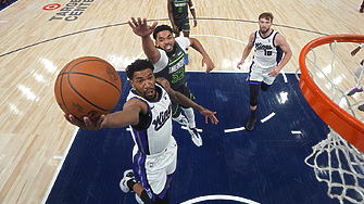 Без контузения Александър Везенков в състава си Сакраменто победи лидера 