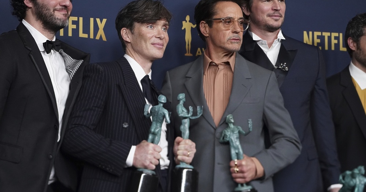 Тричасовият исторически епос Опенхаймер на режисьора Кристофър Нолан за бащата