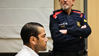 Футболната звезда Дани Алвеш осъден на 4,6 г. затвор за изнасилване