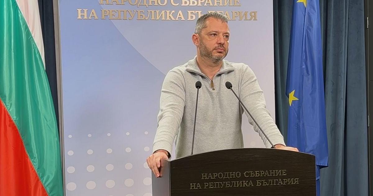 Представители на Продължаваме промяната леят сълзи по социалните мрежи за