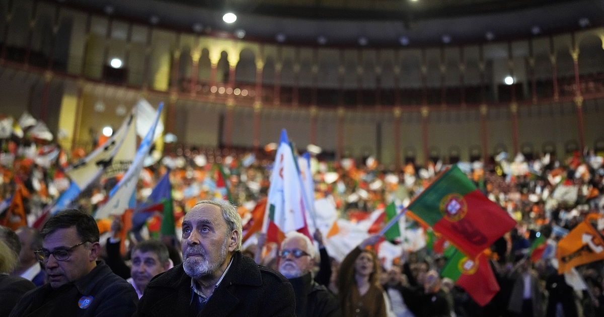 Португалците са призовани да отидат до урните днес, за да