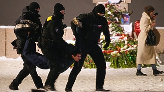 Повече от 400 души са задържани по време на демонстрации