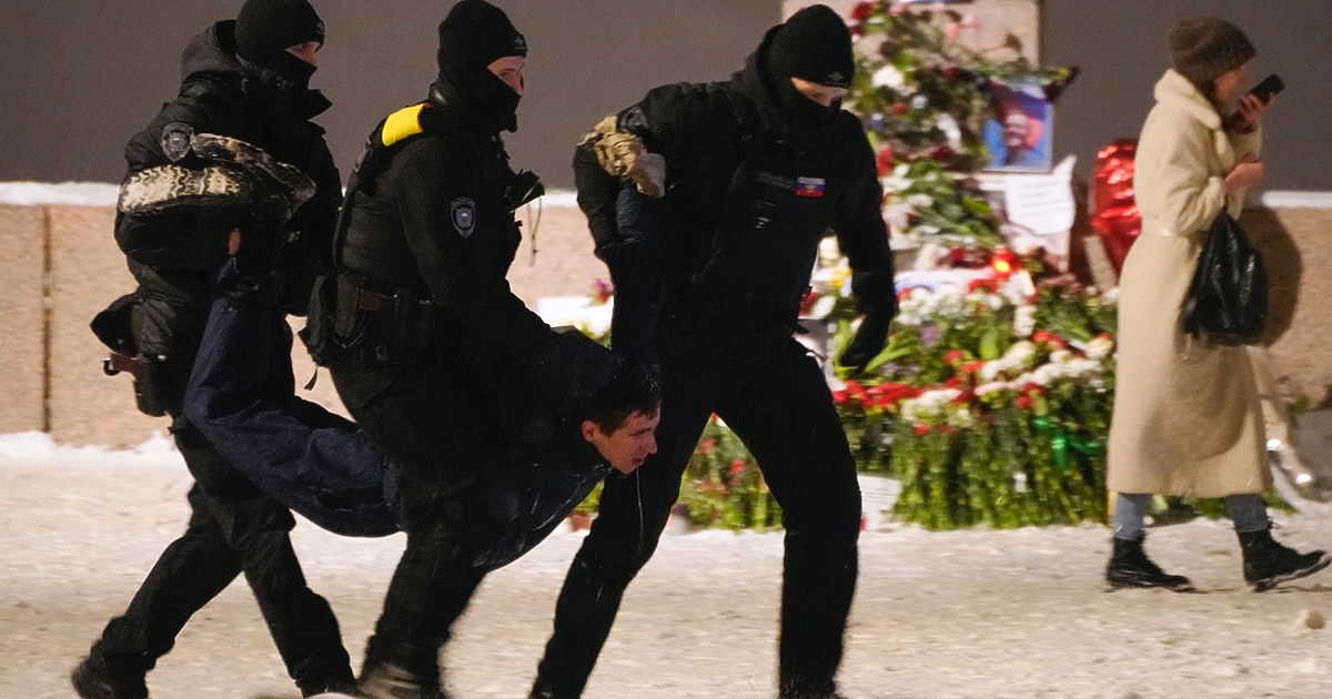 Повече от 400 души са задържани по време на демонстрации