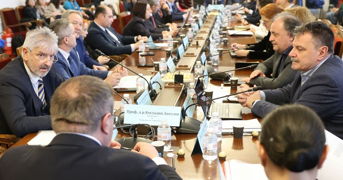 Нови изисквания ще проследяват движението“ на лекарства между болниците и