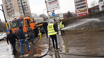 От днес започва пролетното миене на улиците в София